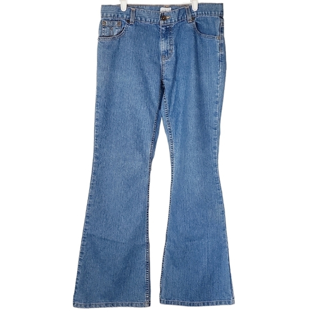 7185 * Calvin Klein Light Wash Flare Jeans Size 9